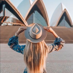 Meet your Posher, Tania